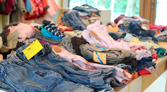 Esku Bidez taldeak Lesbos eta Kios uharteetara eramateko material bilketa hasi du