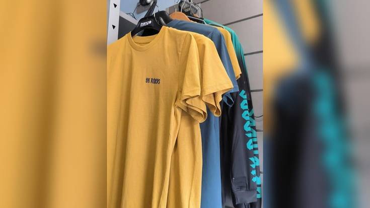 Arauntza Ridersek YK Riders kamiseten sorta berria jarri du herritarren eskura