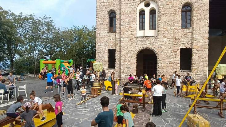 Haur eta gaztetxoek gozatu ederra hartu dute gaur Artadin