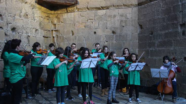 Ikasturte berrirako plaza libreak daude oraindik Danbolin Musika Eskolan