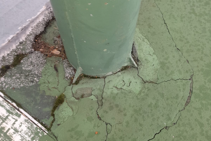 Argiteriako dorrea kenduta, erabilgarri daude berriro futbol zelaia eta teniseko eta padeleko pistak