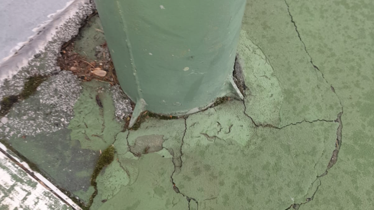 Argiteriako dorrea kenduta, erabilgarri daude berriro futbol zelaia eta teniseko eta padeleko pistak