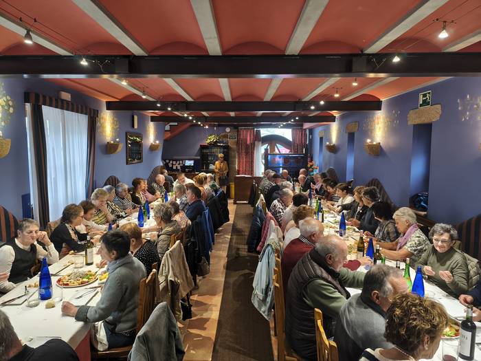 Jubilatuen Astearen barruko egunpasa, eginda