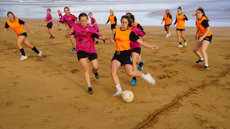 Plaieroetako denboraldi berriak ia hondartza osoa hartu du