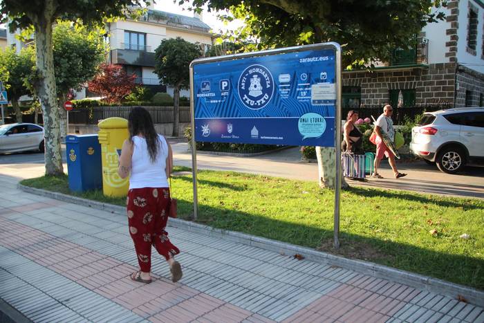 Txu-txu tren zerbitzua jarri dute Astiko disuasio aparkalekutik herrigunera