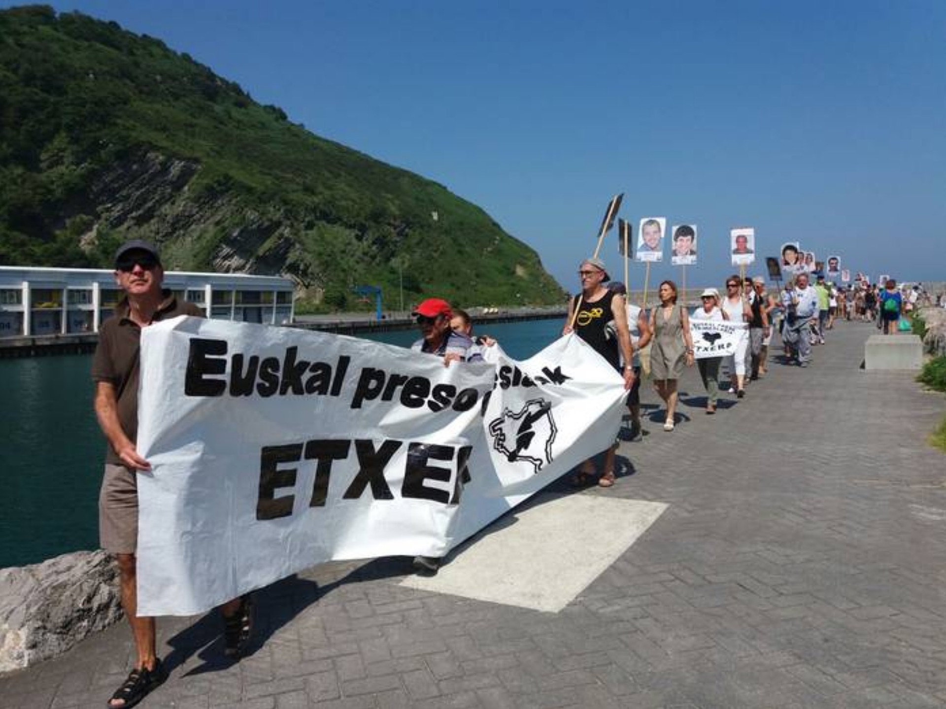 Euskal presoen aldeko elkarretaratzeak egiten hasiko dira berriro, hileko azken ostiralean