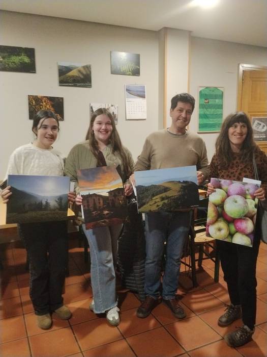 Errezil Bizirikek banatu ditu argazki lehiaketako sariak