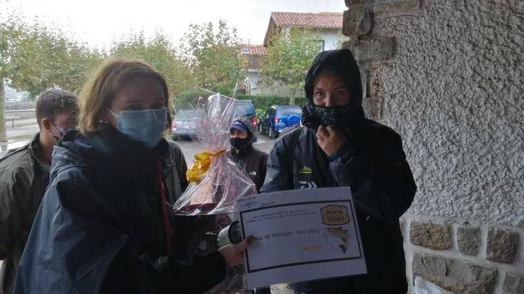 Iker Etxeberria zumaiarrak irabazi du elkarte arteko arrantza txapelketa