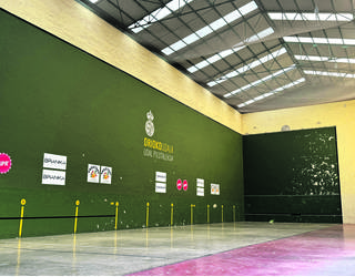 Motz eta luze artean