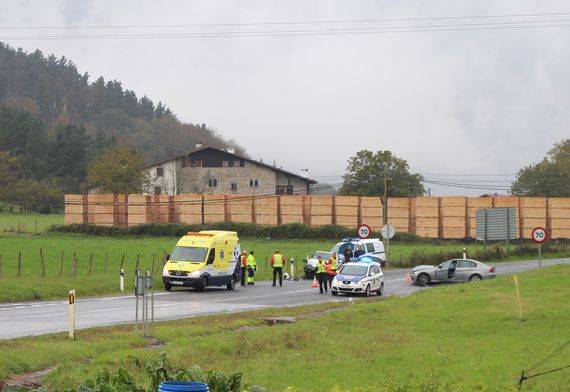 Gidari bat zauritu da Urrestillan izandako auto istripu batean