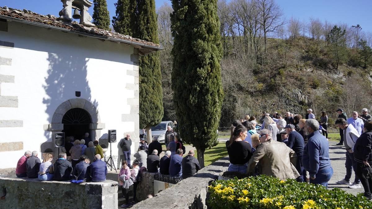 Eguraldia lagun, jende ugari bildu da Aingeru Guardan
