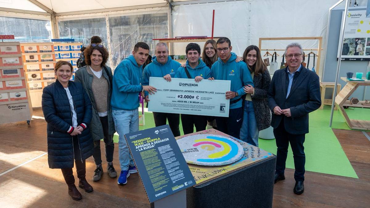 Azkoitiko eta Zarauzko ikasleen proiektuak saritu dituzte 'Ekonomia zirkularra modelatzen' erakusketan