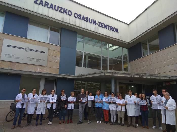 Zarauzko anbulatorioan ere protestak egin dituzte langileek