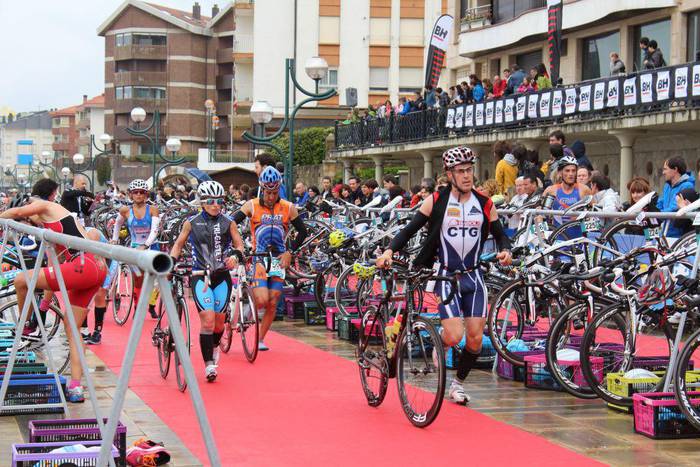 Trafikoa moztuko dute bihar eskualdeko hainbat puntutan Zarauzko Triatloiagatik
