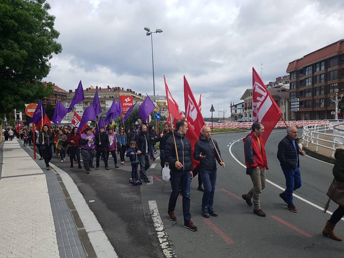 Maiatzaren 1ean LABek Iruñean egingo duen manifestaziorako autobusak antolatu dituzte