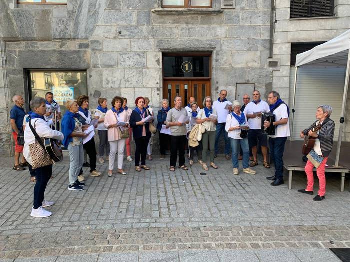 Elizkaleko festetako kantua, Korputz jaietako menuan