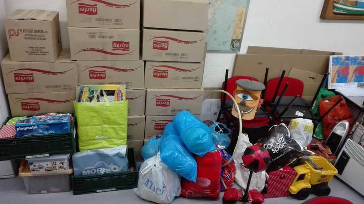 Beste urte batez, jostailuak bildu ditu Itxasmendi auzo elkarteak