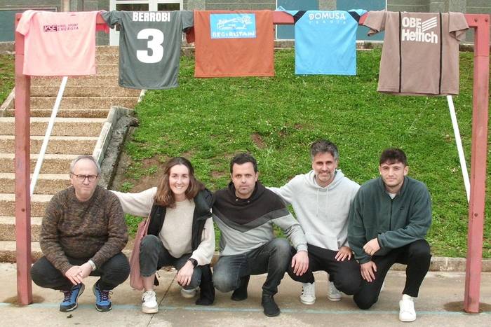 Bihar abiatuko dute Gipuzkoako Herri Txikietako Areto Futbol Txapelketa Aizarnazabalen