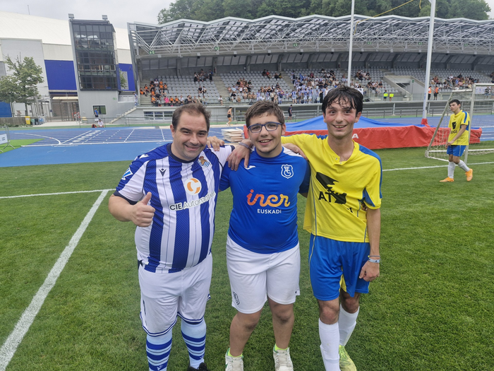 Futbolean ere denontzako lekua dagoelako