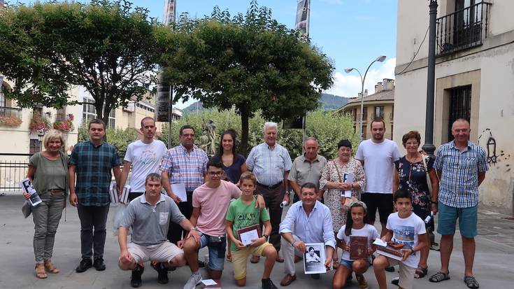 Aner Peritz bigarren Lazkao Txiki bertsopaper lehiaketan