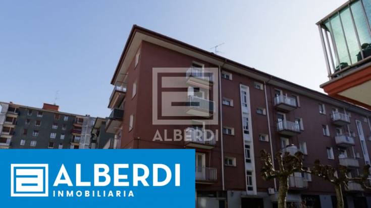 Alberdi Inmobiliaria: guztiz kanpoaldera begira dagoen etxebizitza Julio Urkixo etorbidean