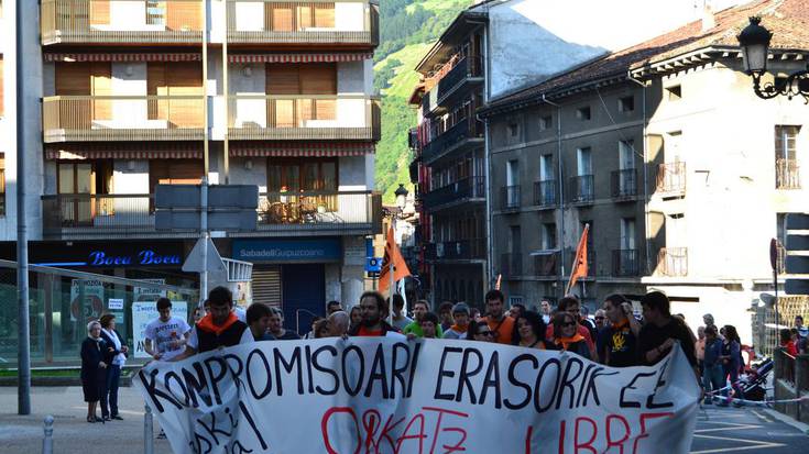 Orkatz ez ixteko eskatu dute ehunka herritarrek 