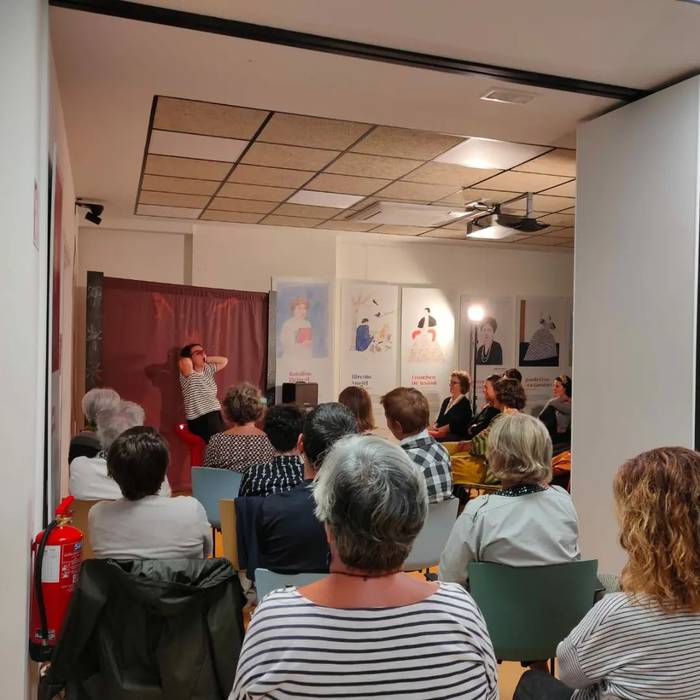 Beatriz Egizabalek barrezka jarri du Emakumeen* Etxea