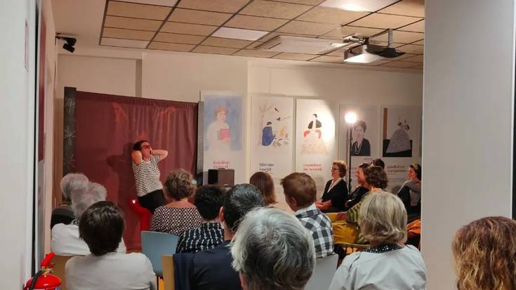 Beatriz Egizabalek barrezka jarri du Emakumeen* Etxea