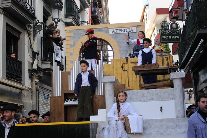 Urolako trena izango da 2026ko haurren danborradako karroza lehiaketaren gaia