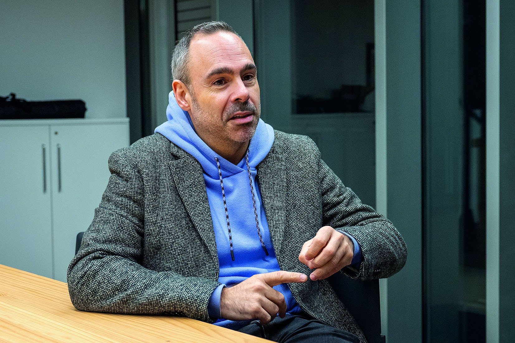 Jon Larrañaga: "Telebistak erronka handiak ditu etorkizunari begira"