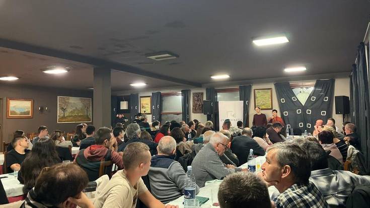 Sustrai Colinak eta Jexux Mari Irazuk girotu dute Errezilgo ostiral iluntzea