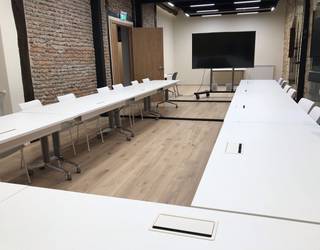 Euskal Herriaren historiaz nahiz literaturaz, arteaz eta historiaz ikastaroak antolatu ditu udalak