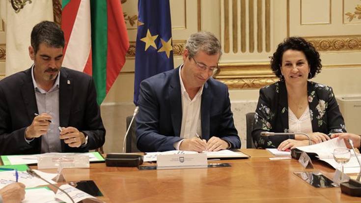 Urola Kostako Udal Elkarteak lankidetza akordioa sinatu du aldundiarekin 