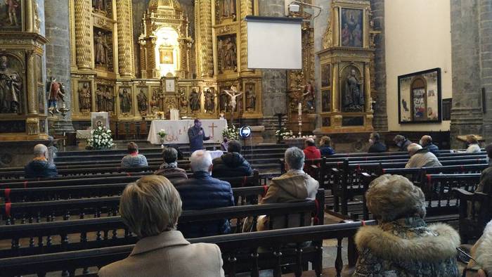 Espiritualtasunaz eta etorkizuneko kristautasunaz jardun dute Azkoitiko parrokian izan den hitzaldian