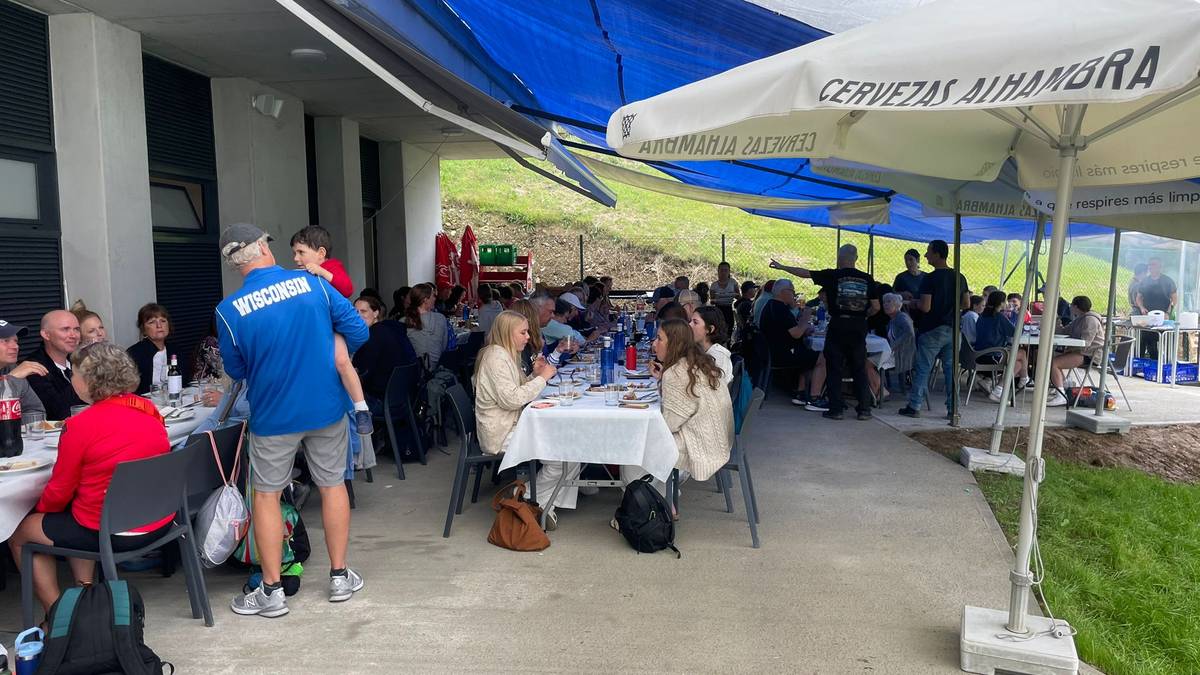 Festa eginez hasiko dute denboraldia Aiako igerilekuan