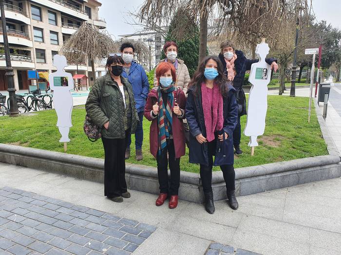 Emakume Zientzialarien Ibilbidea ikusgai dago Torre Luzea eta Emakumeon Etxearen artean