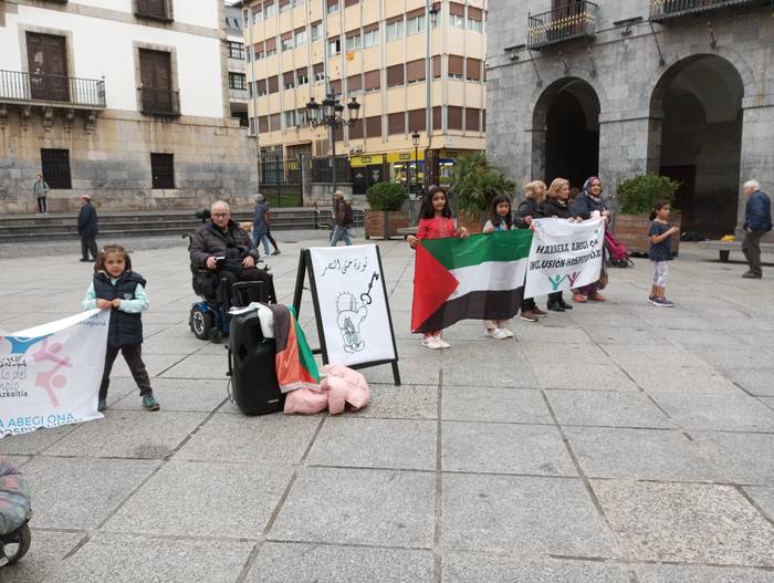 Palestinaren aldeko protesta isila egingo dute etzi
