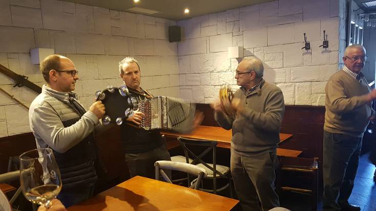 Pulpo elkartearen urteurrena ospatzen ari dira