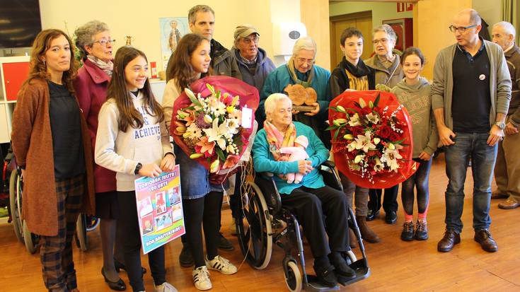 100 urte bete ditu Julie Castamek