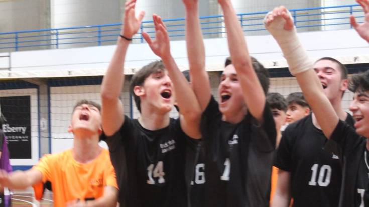 Zarauzko gizonezkoen boleiko kadeteak Euskadiko txapeldunorde geratu dira