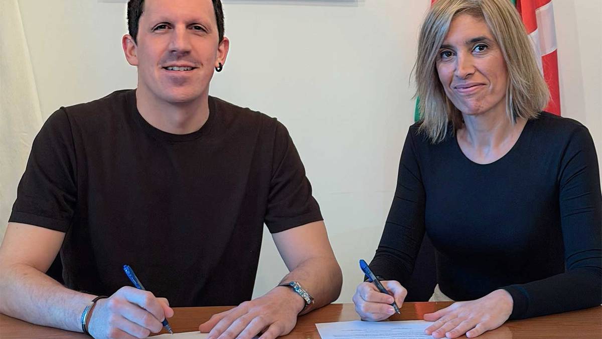 Aiako eta Orioko udalek hitzarmena berritu dute, Orion aparkatzeko udal txartela aiarrentzat "eskuragarriagoa" izan dadin