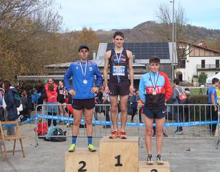 Bingen Aranbarri eta Ane Bosch, 23 eta 16 urtez azpikoetan Gipuzkoako txapeldun