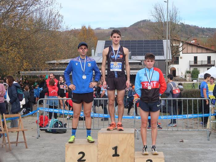 Bingen Aranbarri eta Ane Bosch, 23 eta 16 urtez azpikoetan Gipuzkoako txapeldun