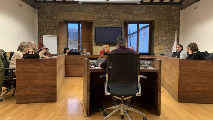 Debegesarekin hitzarmena sinatzea onartu du plenoak, Espainiako Gobernuaren dirulaguntzak eskatu ahal izateko