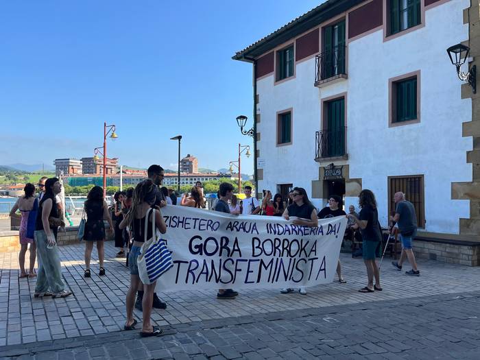Zisheteroarauaren aurkako eta transfeminismoaren aldeko mezua zabaldu du Enorrek