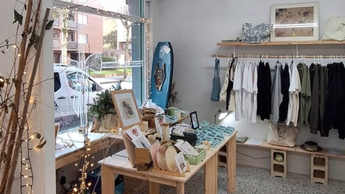 "Arrakastatsua" ari da izaten Mao estudioak antolatutako 'pop-up' azoka