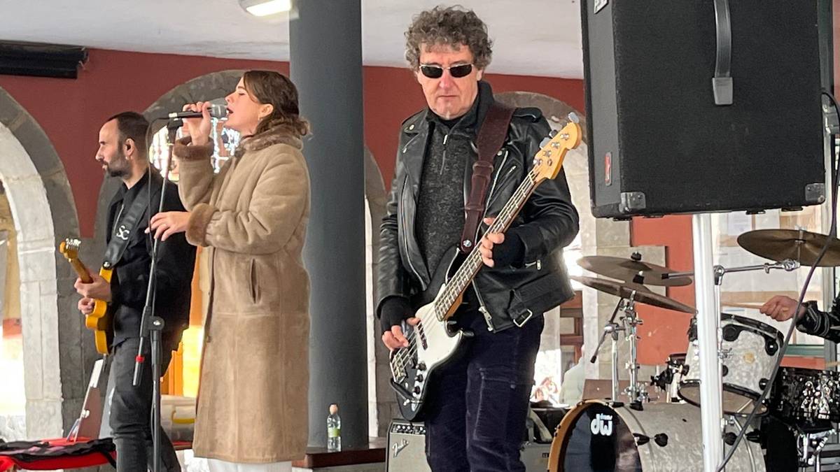 Santa Zezilia egunez blues doinuak eraman dituzte plazara