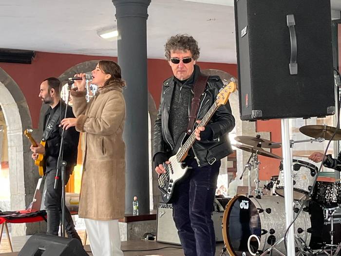 Santa Zezilia egunez blues doinuak eraman dituzte plazara