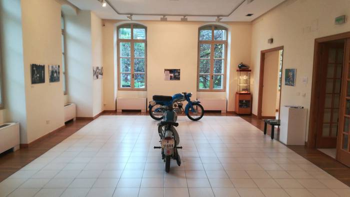 Gaur eta bihar, Derlan motoen erakusketa ikusteko azken aukerak