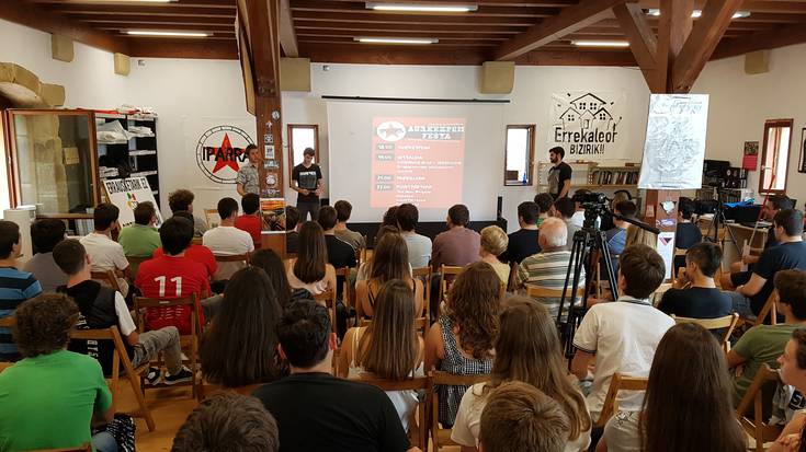 Iparrak gazteen eztabaidarako espazioa sortzea du helburu
